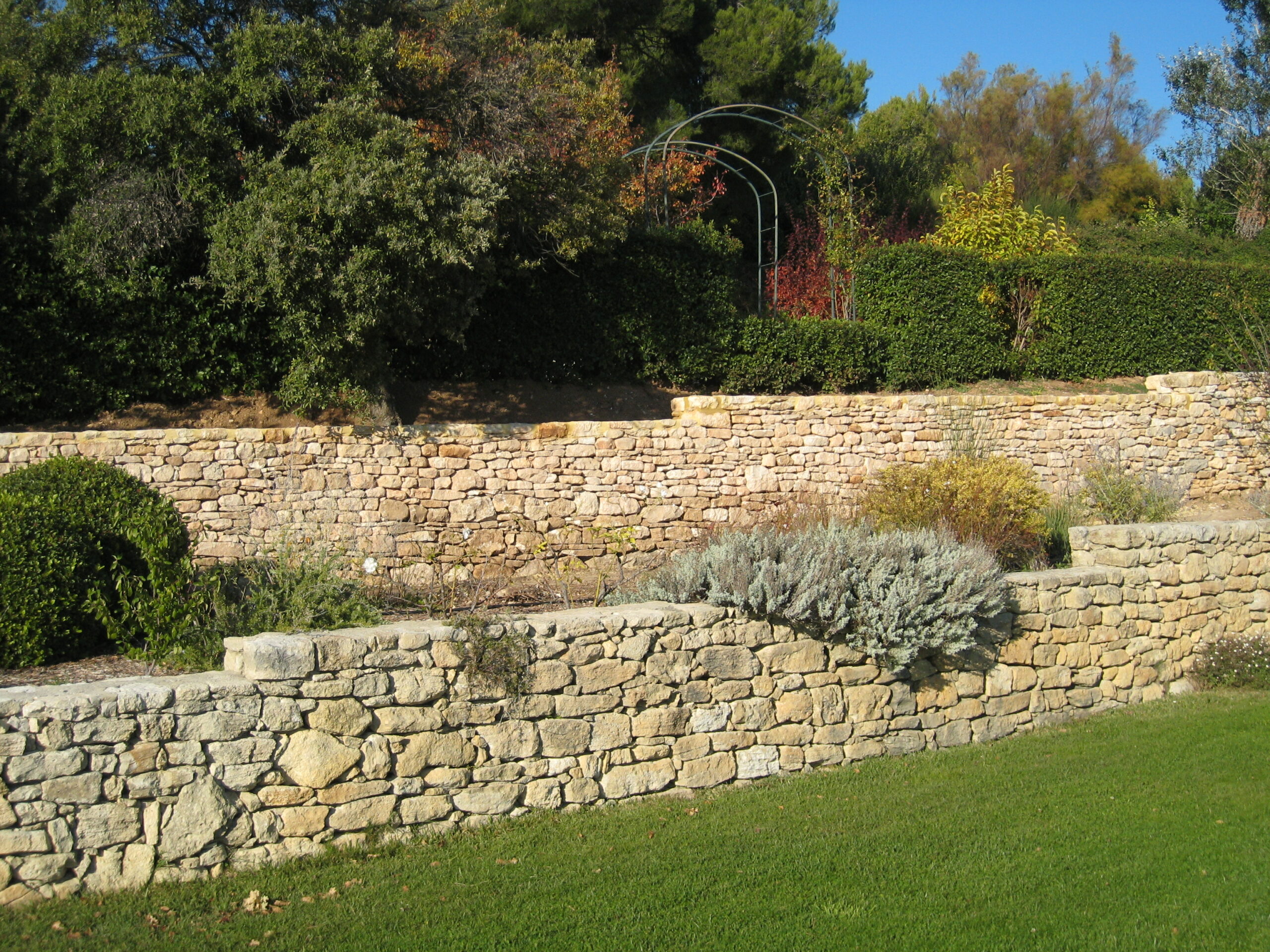 muret-soutien-pierre-naturelle-provence
